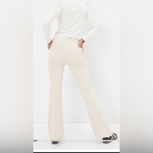 NWT - GAP High Rise ‘70s Corduroy Flare Jeans. Size 27 Length - Regular.